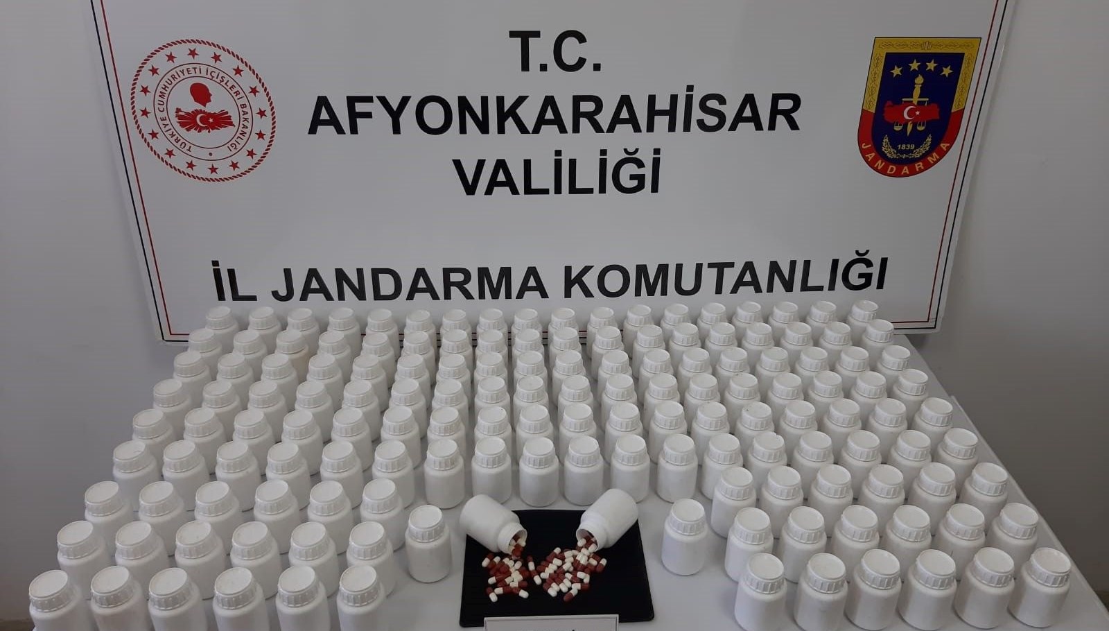 afyonda operasyonu 8 bin adet uyusturucu ele gecirildi wgd6llMv