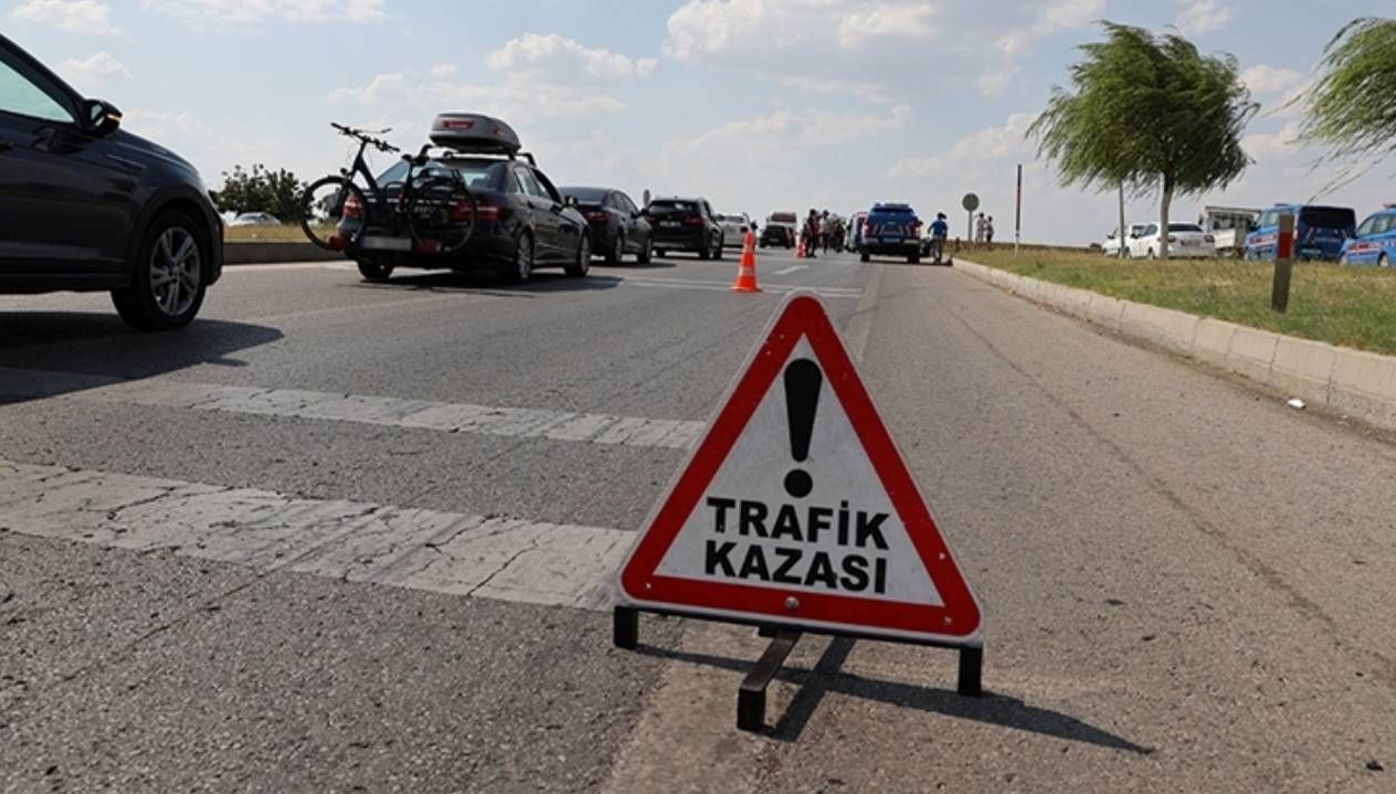 cankirida belediye otobusu ile minibus carpisti yaralilar var em2V1ZiU