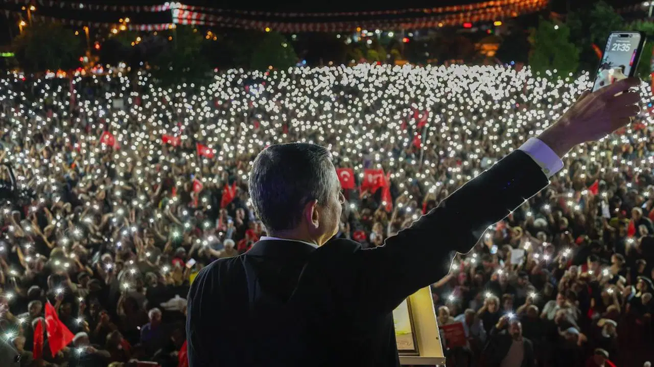 ozgur ozel saat verdi cagri yapti bizim guvencemiz ne savcidir ne hakim gpbGOWLb