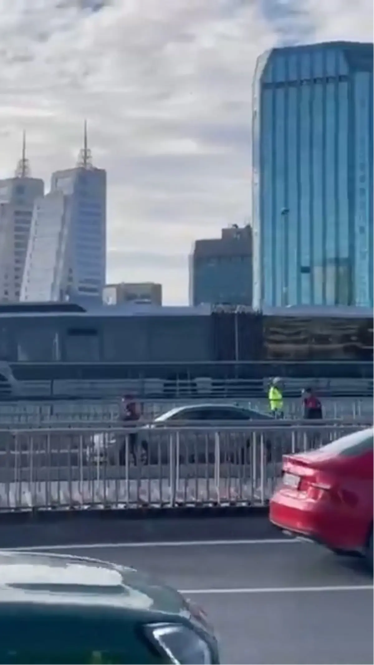 zincirlikuyuda otomobile silahli saldiri 9NkJpKTW