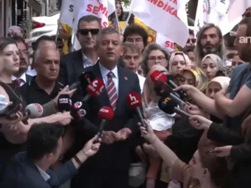 Özgür Özel, Öğretmenlerin Açlık Grevine Destek Verdi
