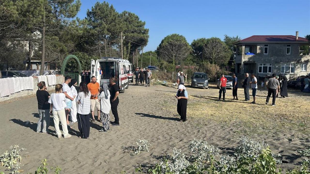 Tekne alabora oldu 3 kisi kurtarildi 3 kisi kayip ya24a6qi